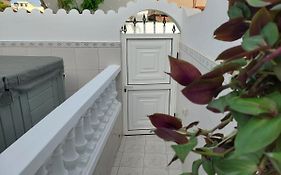 Jacuzzi House Sunflower